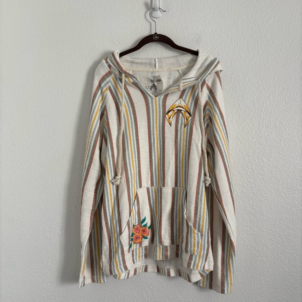 NWT Warner Bros. Size Medium Aquaman Multicolor Striped Lost Kingdom Hoodie